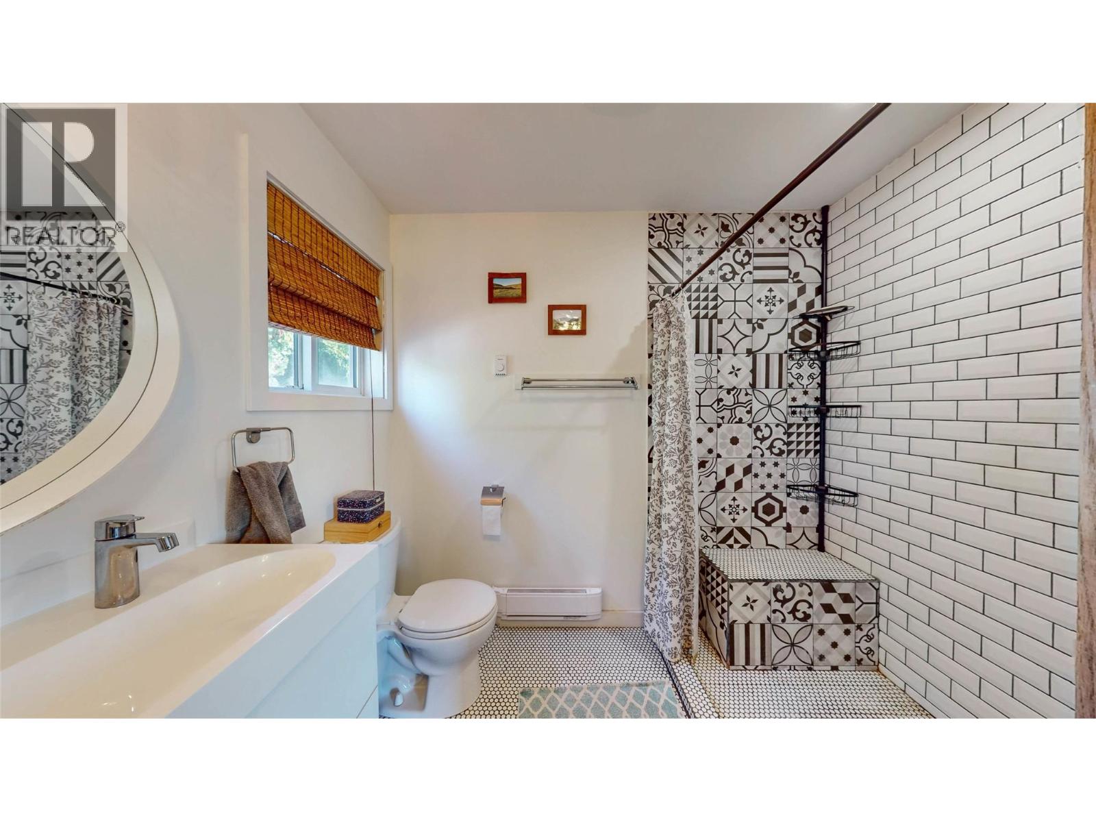 6743 Meadows Drive, Oliver