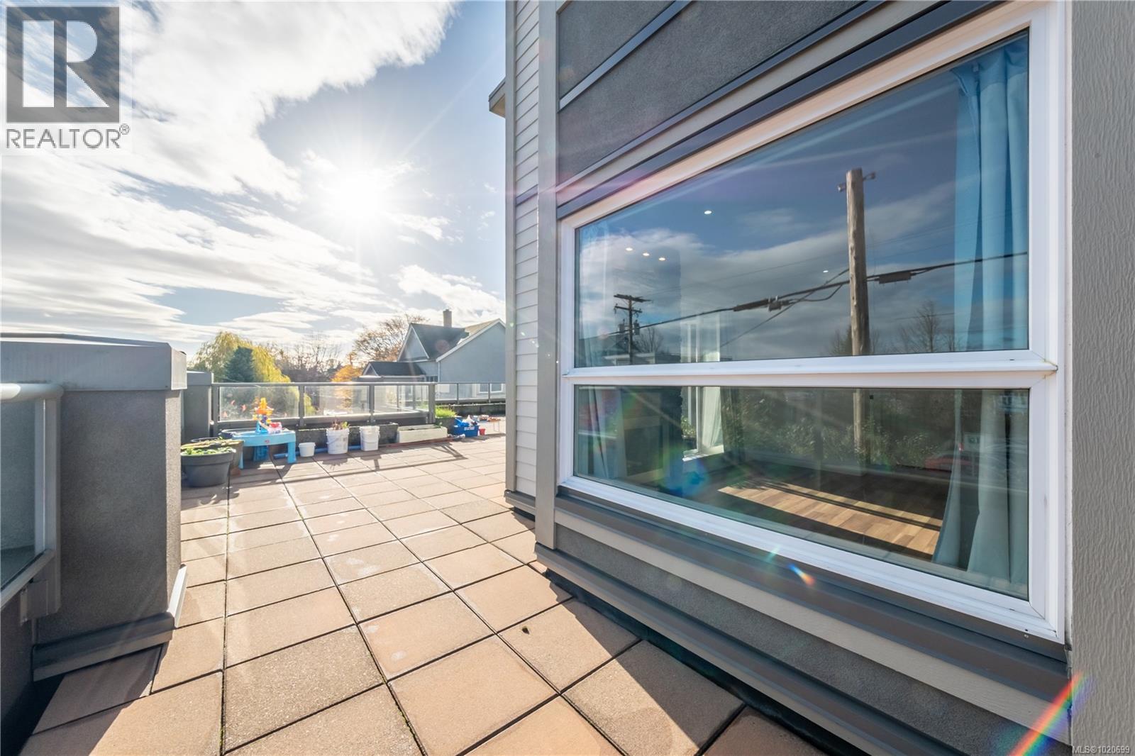 201 327 Prideaux St, Nanaimo