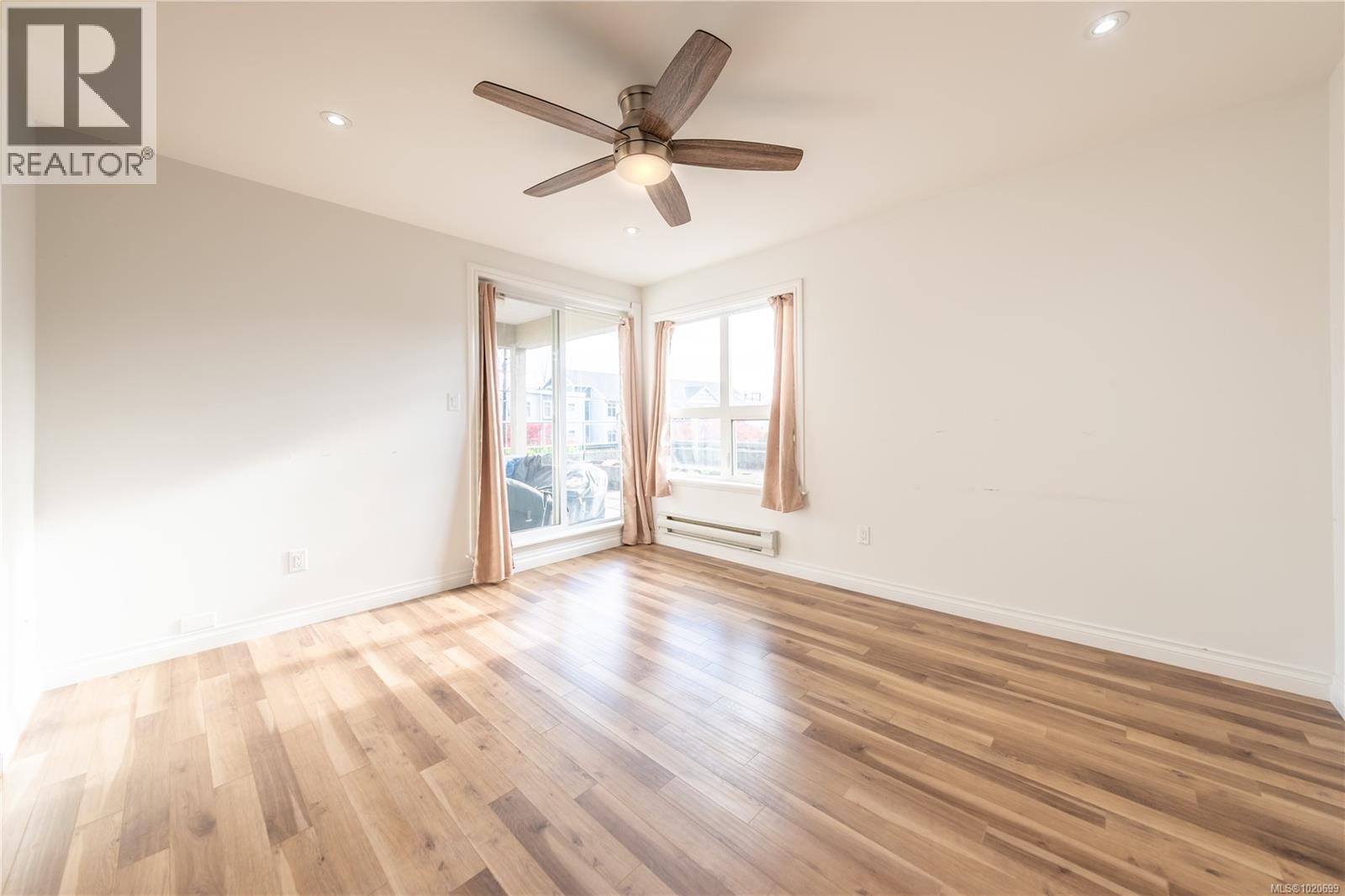 201 327 Prideaux St, Nanaimo