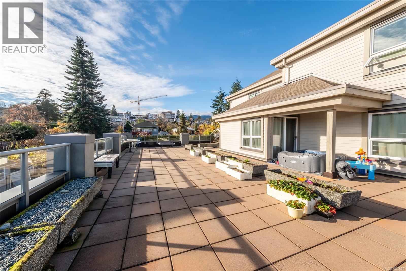 201 327 Prideaux St, Nanaimo