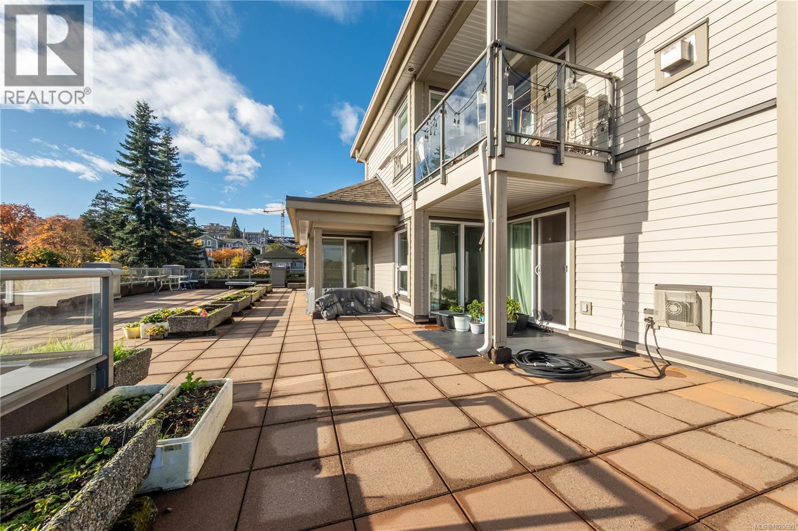 201 327 Prideaux St, Nanaimo