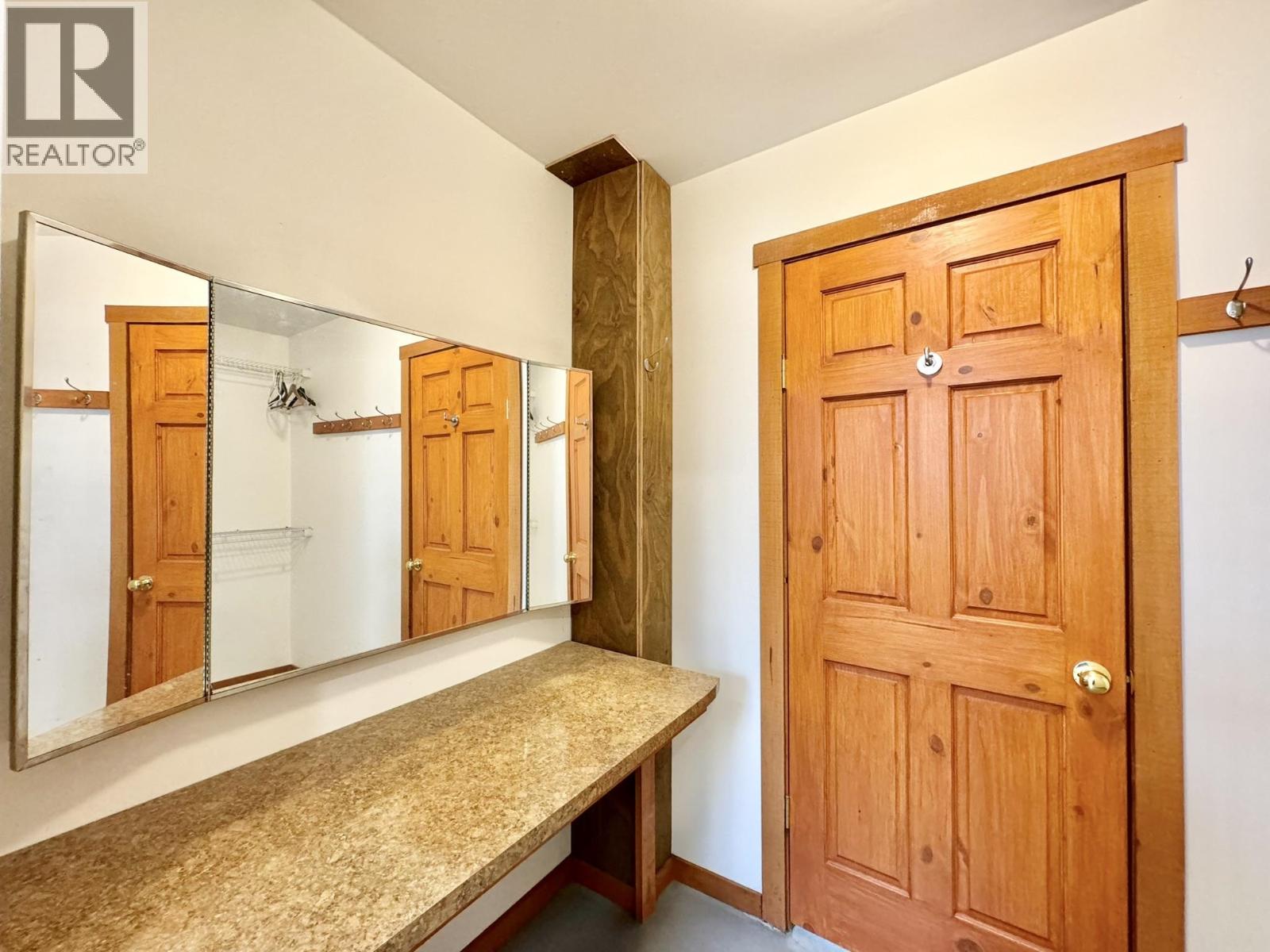 6352 WOLFE ROAD, Horse Lake