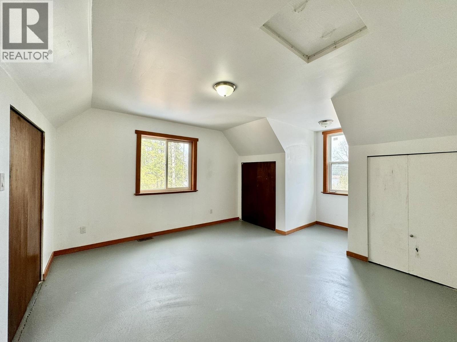 6352 WOLFE ROAD, Horse Lake