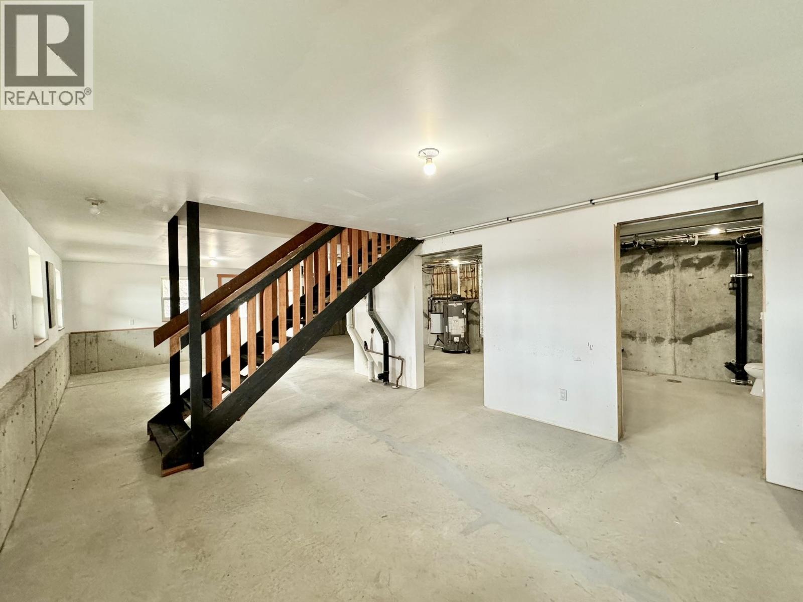 6352 WOLFE ROAD, Horse Lake