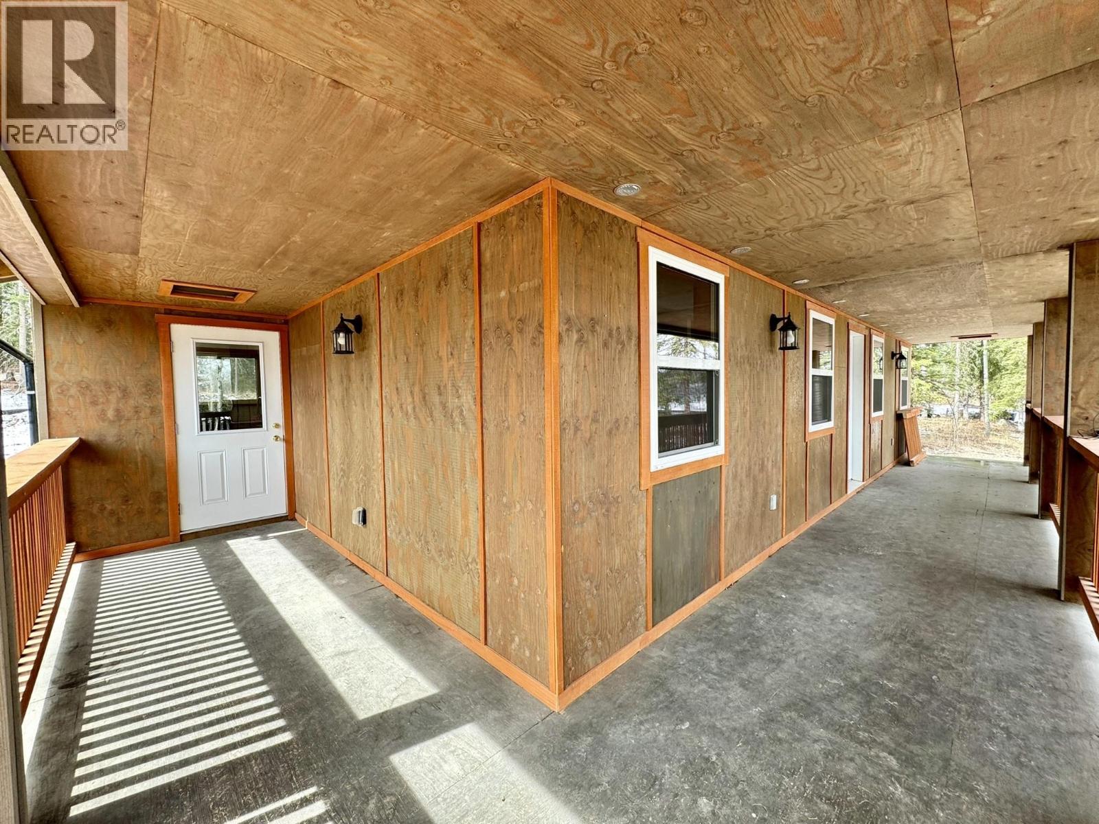 6352 WOLFE ROAD, Horse Lake