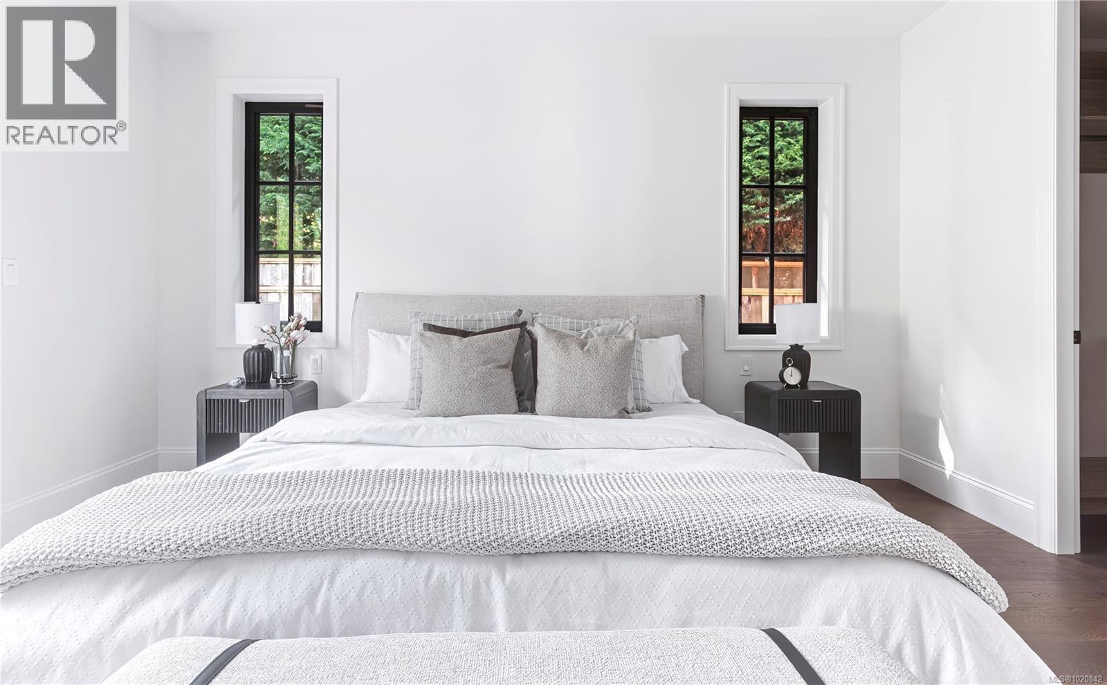  2189 BeaverBrooke Street, Oak Bay