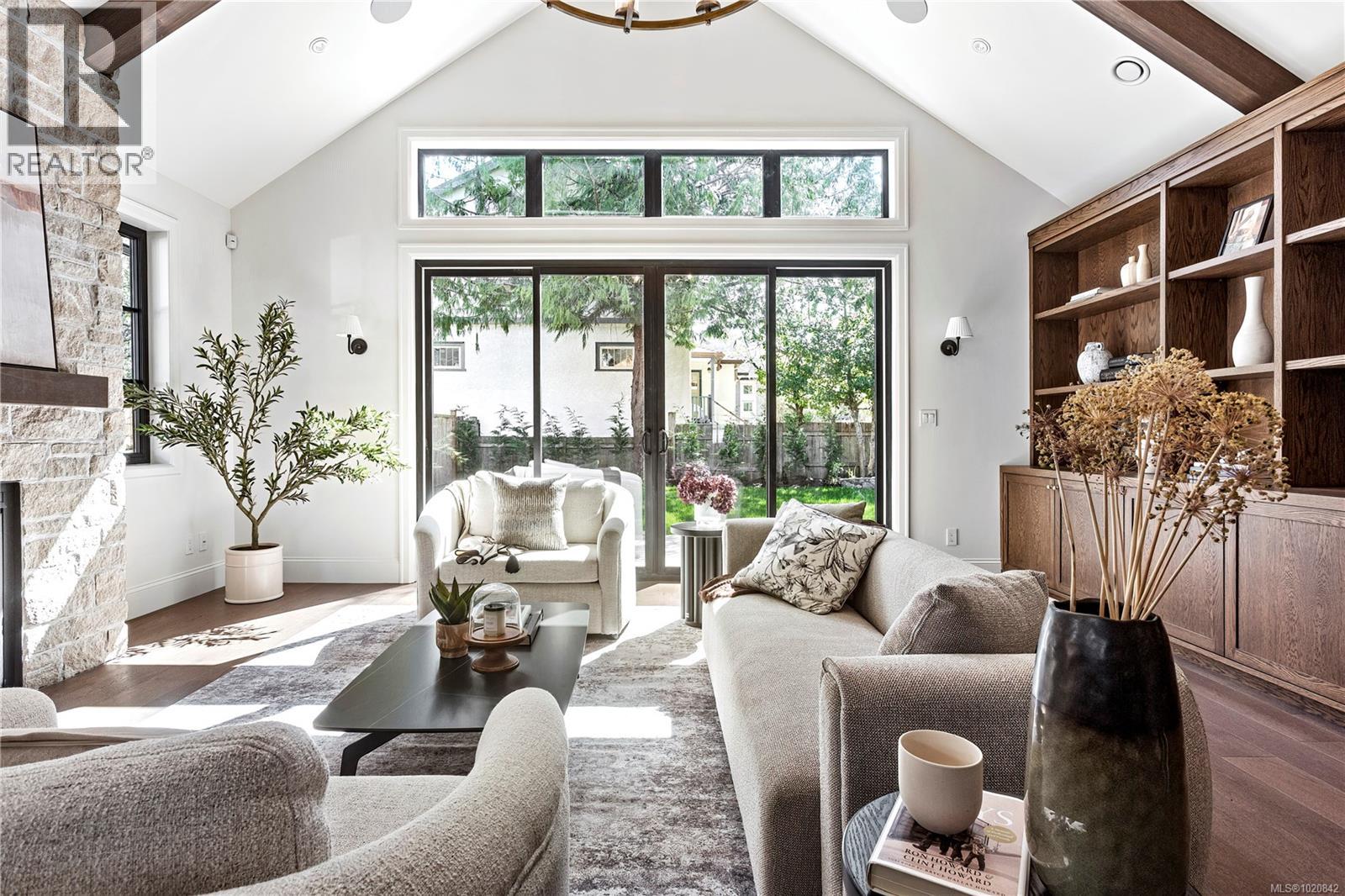  2189 BeaverBrooke Street, Oak Bay