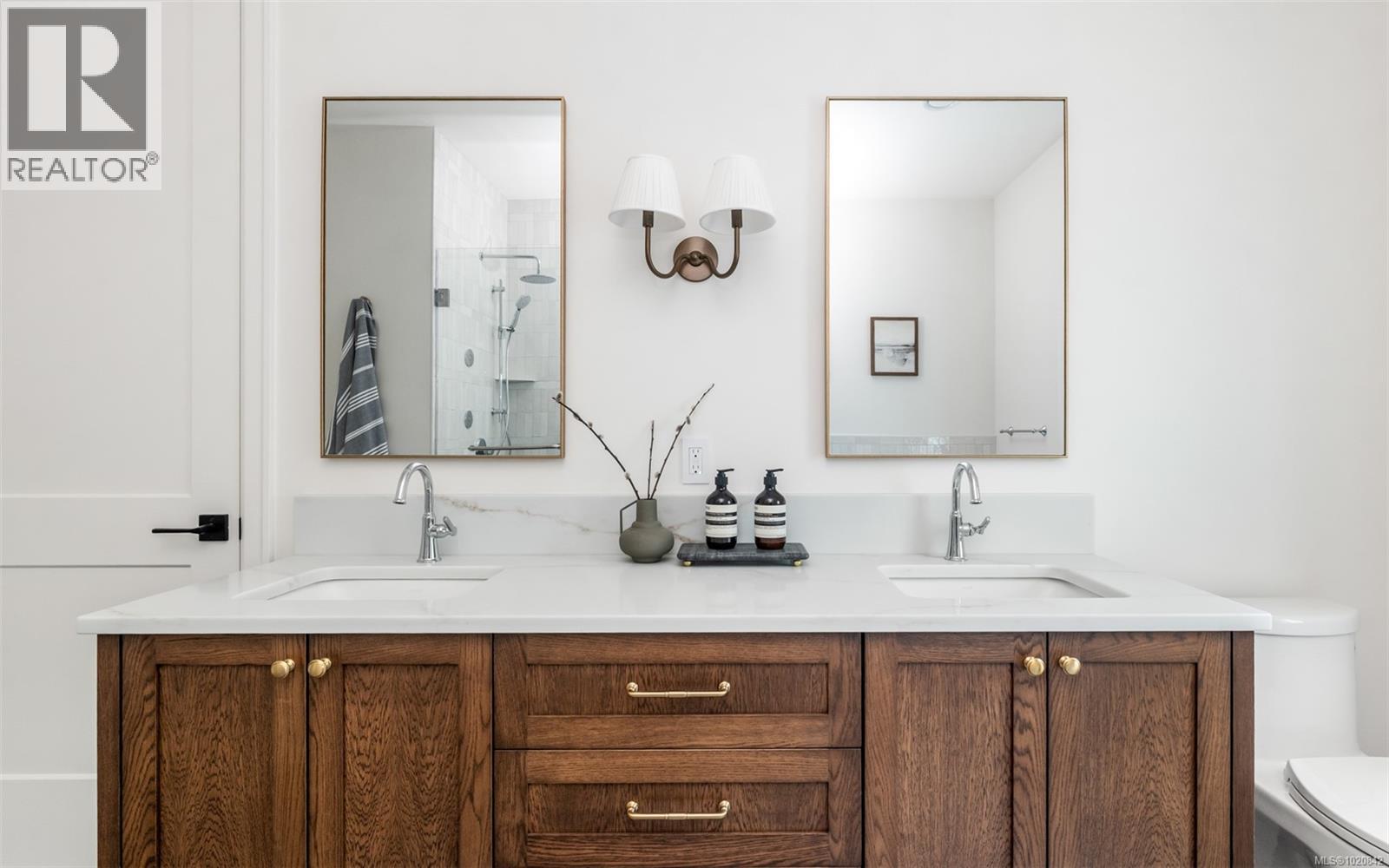  2189 BeaverBrooke Street, Oak Bay