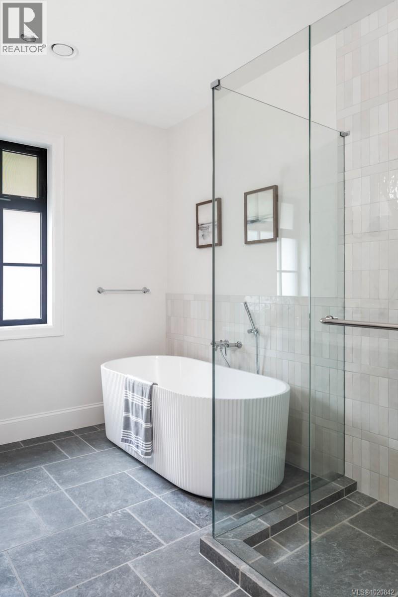  2189 BeaverBrooke Street, Oak Bay