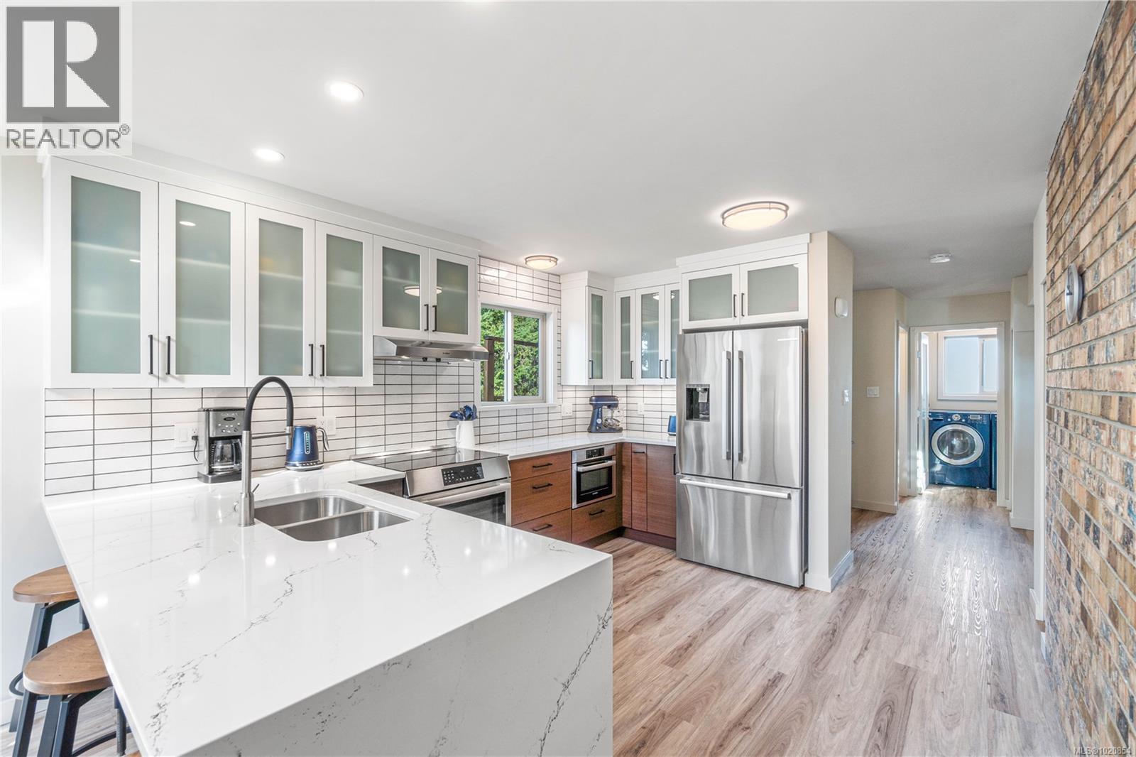 3132 Robin Hood Dr, Nanaimo