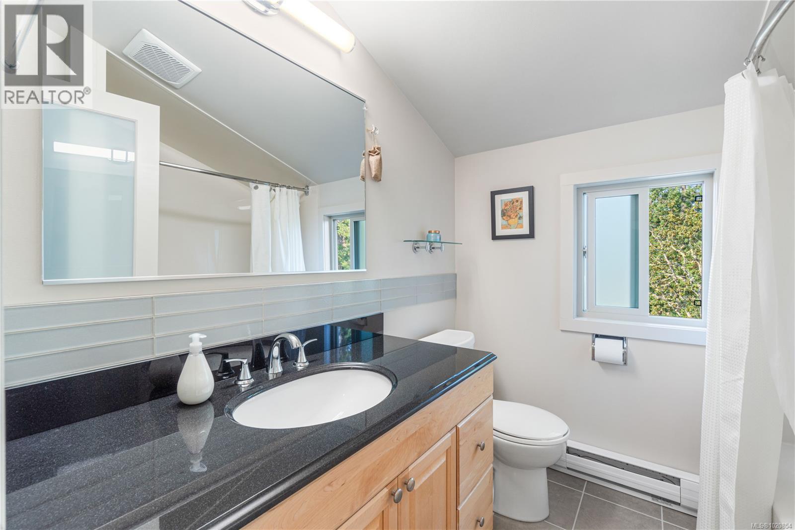 3132 Robin Hood Dr, Nanaimo