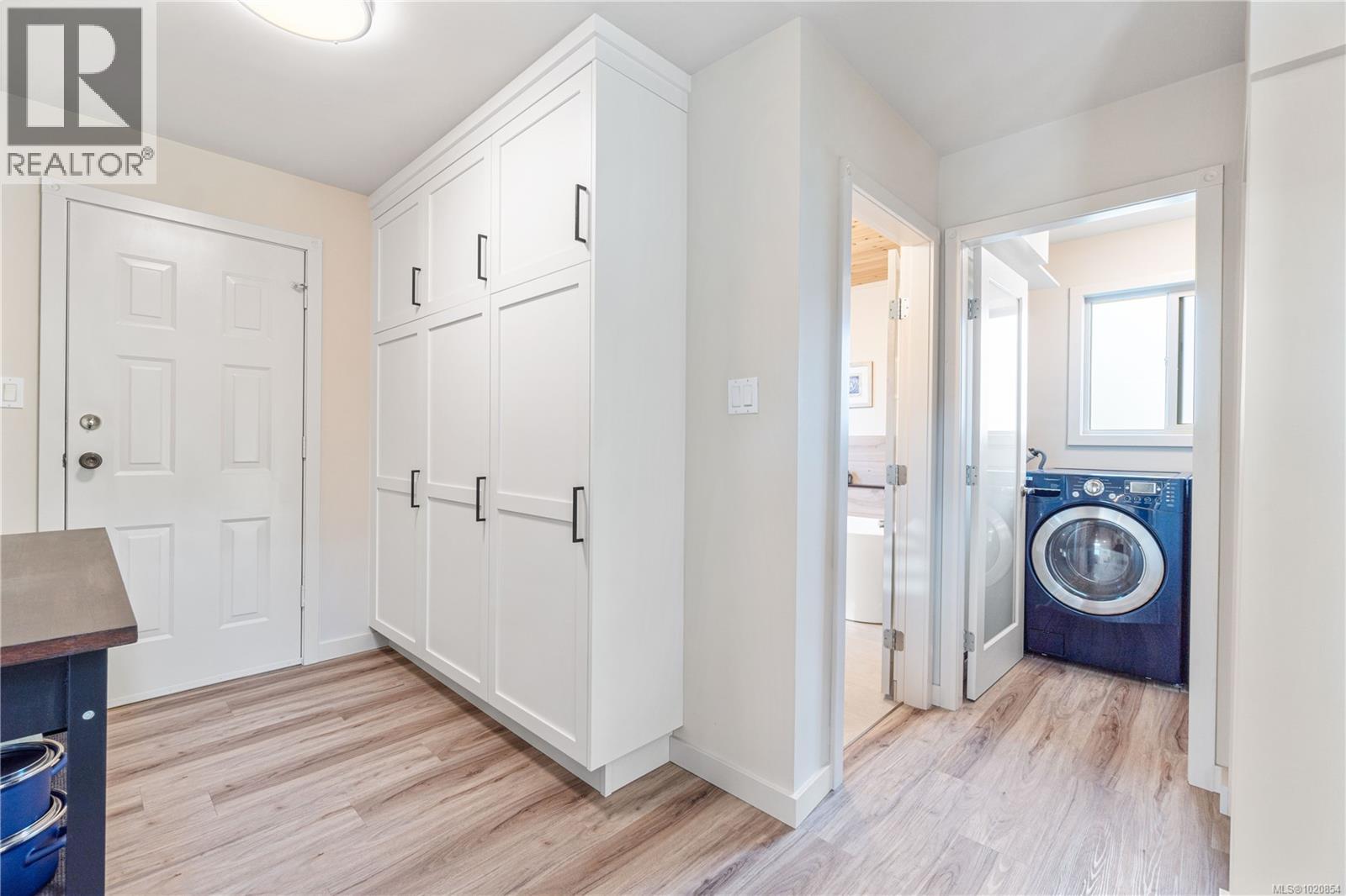 3132 Robin Hood Dr, Nanaimo