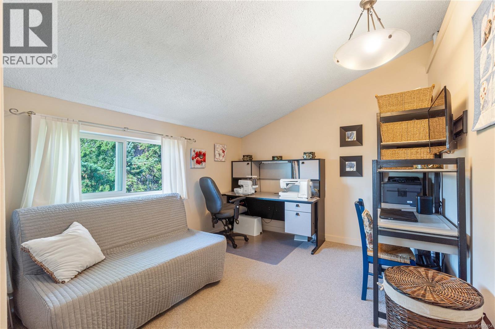 3132 Robin Hood Dr, Nanaimo