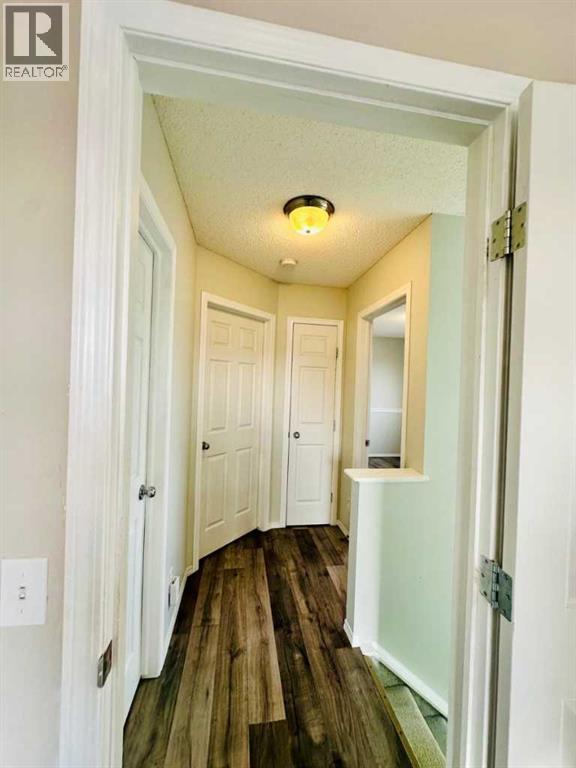 Single Family House for Sale in  Royal Elm Way NW Royal Oak Calgary 