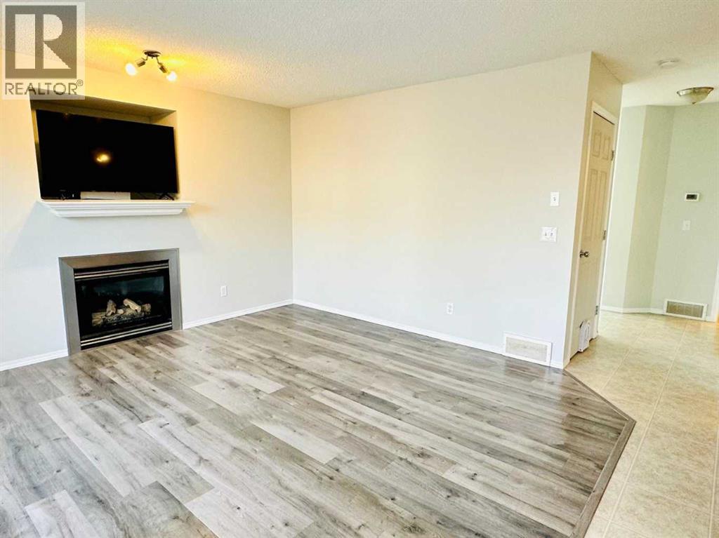 Single Family House for Sale in  Royal Elm Way NW Royal Oak Calgary 