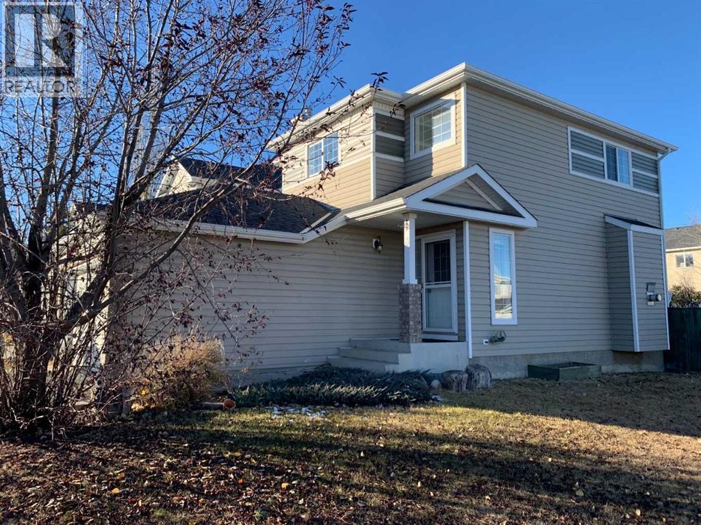 Single Family House for Sale in  Royal Elm Way NW Royal Oak Calgary 