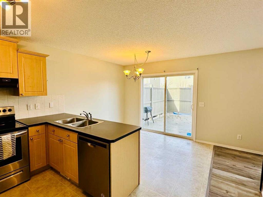 Single Family House for Sale in  Royal Elm Way NW Royal Oak Calgary 