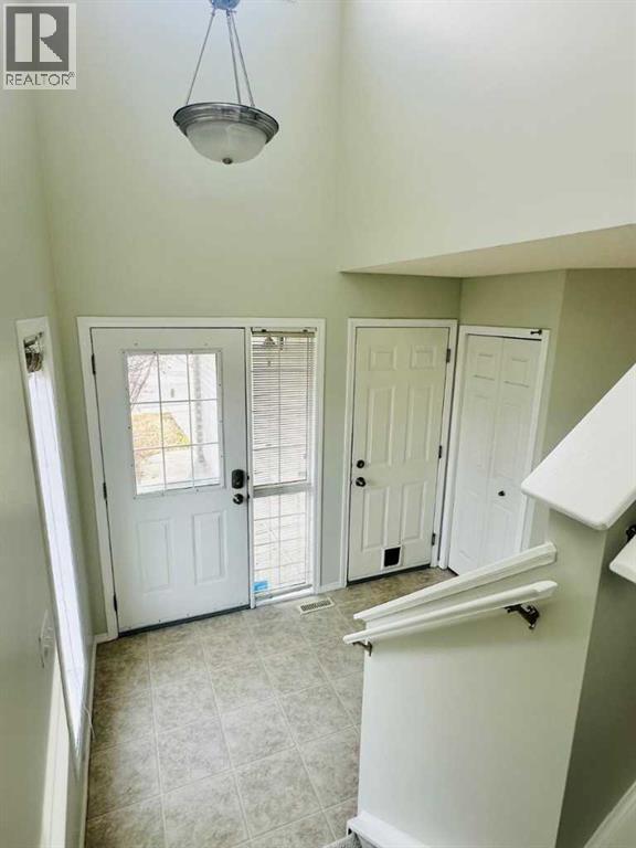 Single Family House for Sale in  Royal Elm Way NW Royal Oak Calgary 