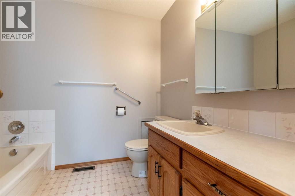 5319 37 Street, Innisfail