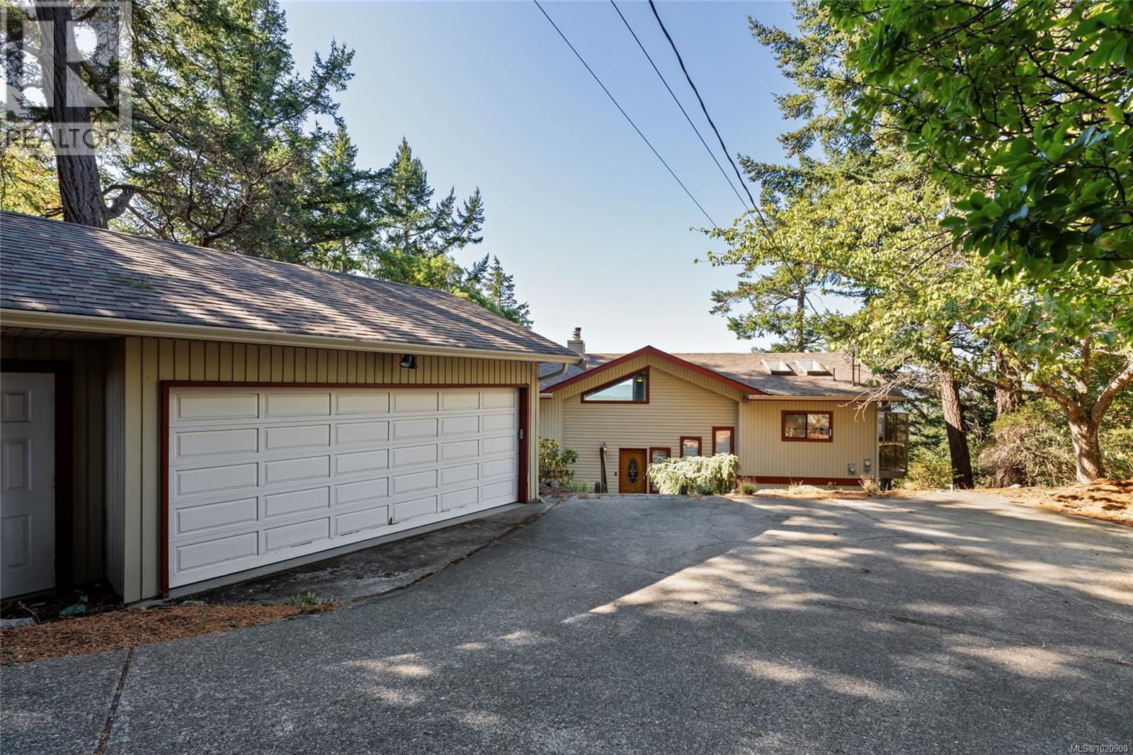 3475 Blue Sky Pl, Colwood