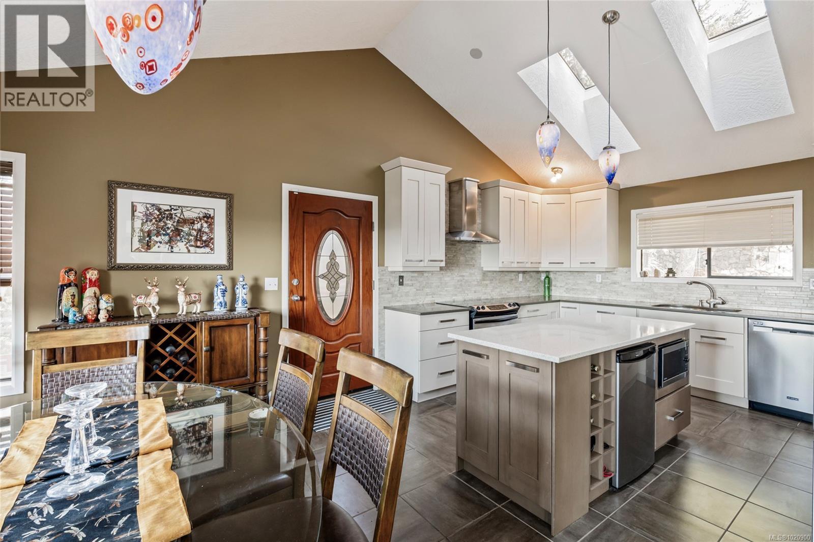 3475 Blue Sky Pl, Colwood