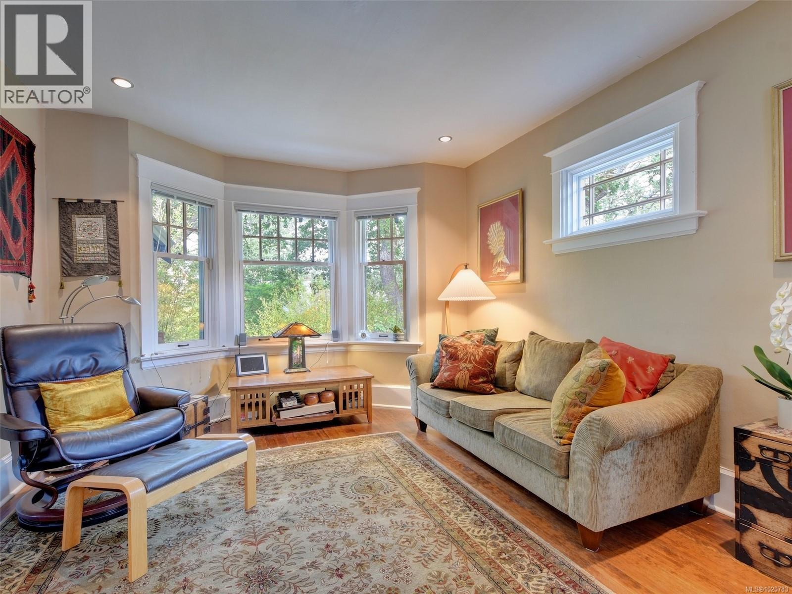 2723 Mt. Stephen Ave, Victoria