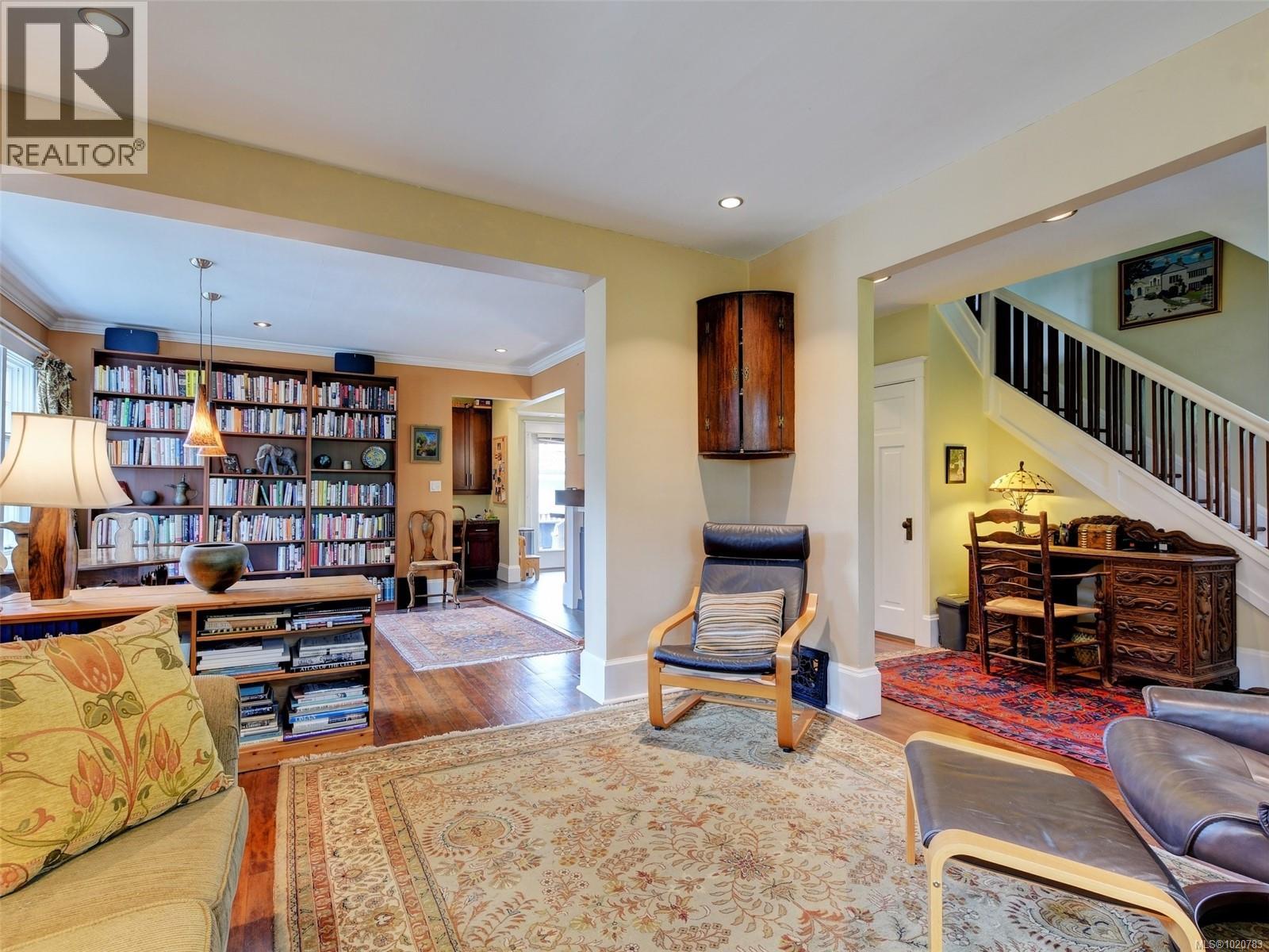 2723 Mt. Stephen Ave, Victoria