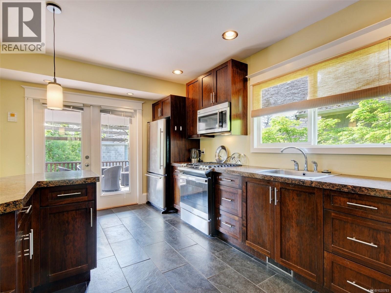 2723 Mt. Stephen Ave, Victoria