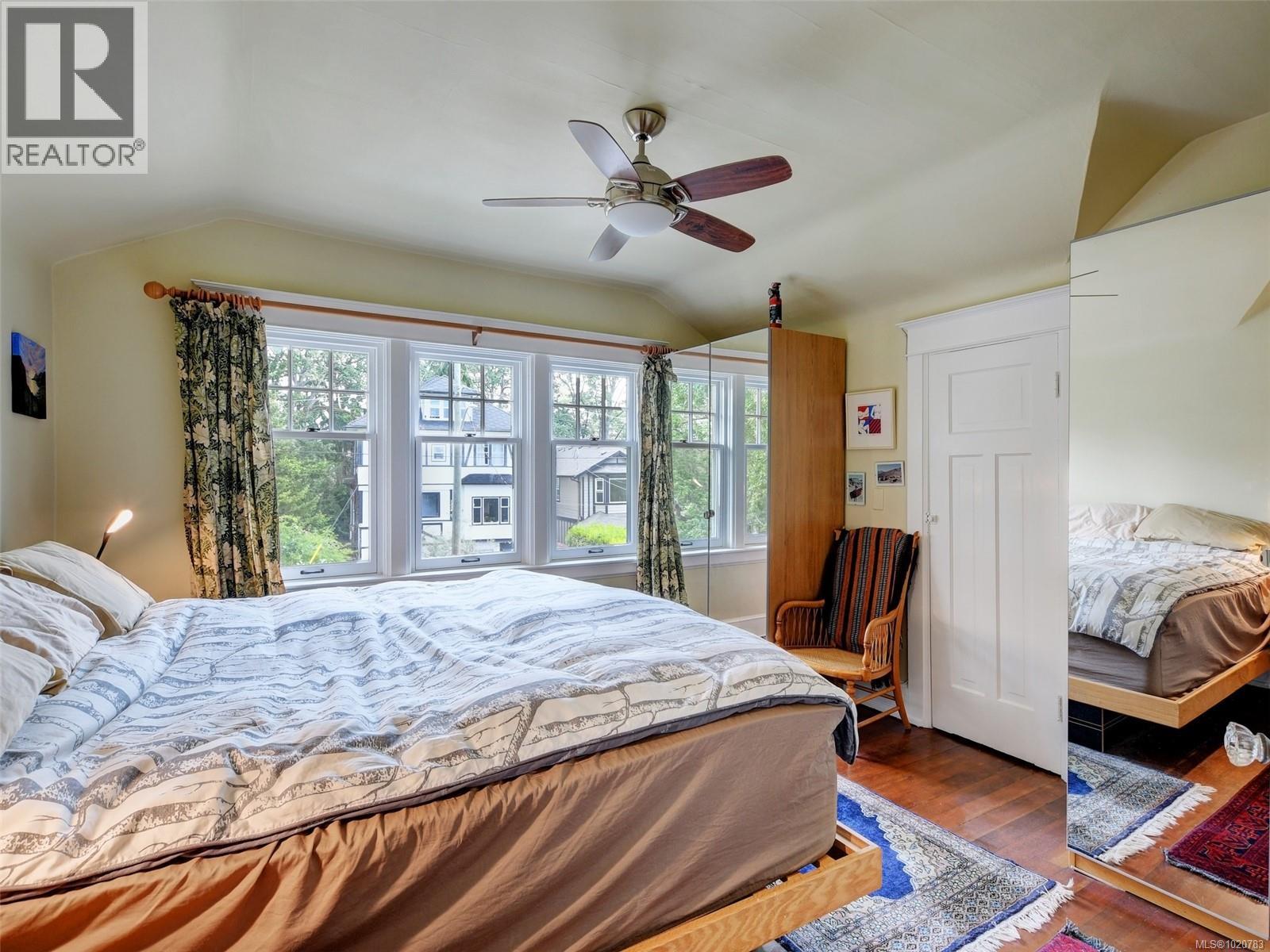 2723 Mt. Stephen Ave, Victoria