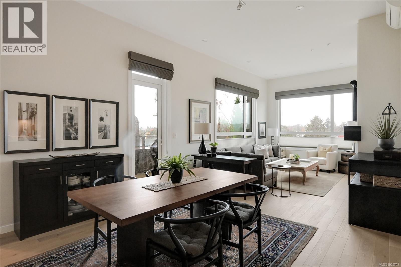 PH5 2285 Bowker Avenue, Oak Bay