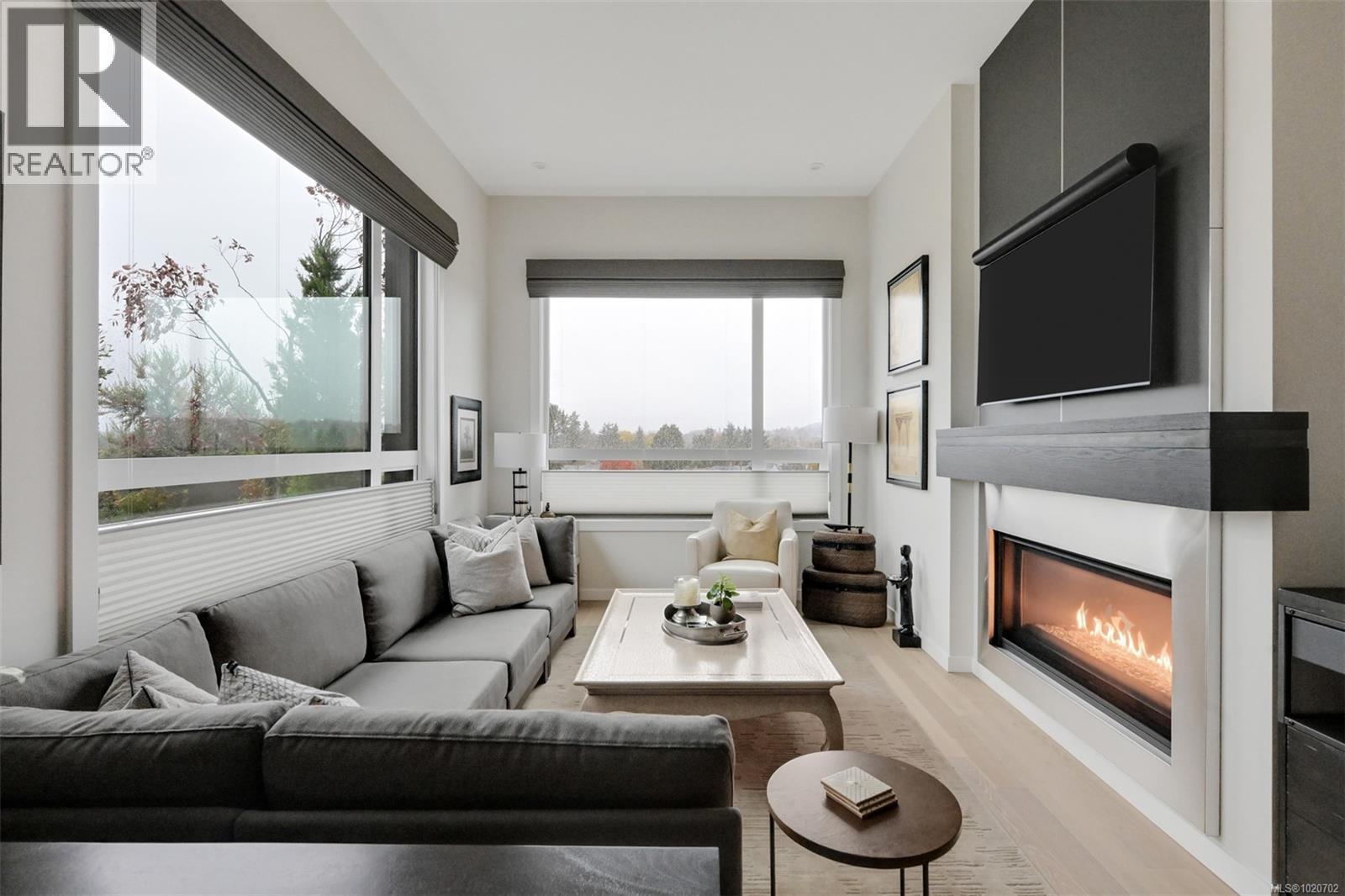 PH5 2285 Bowker Avenue, Oak Bay