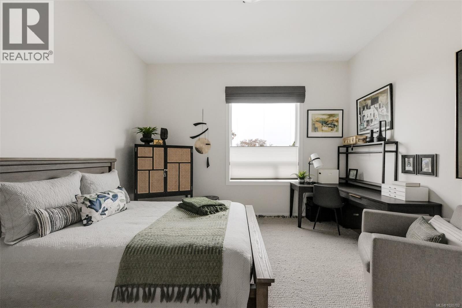 PH5 2285 Bowker Avenue, Oak Bay