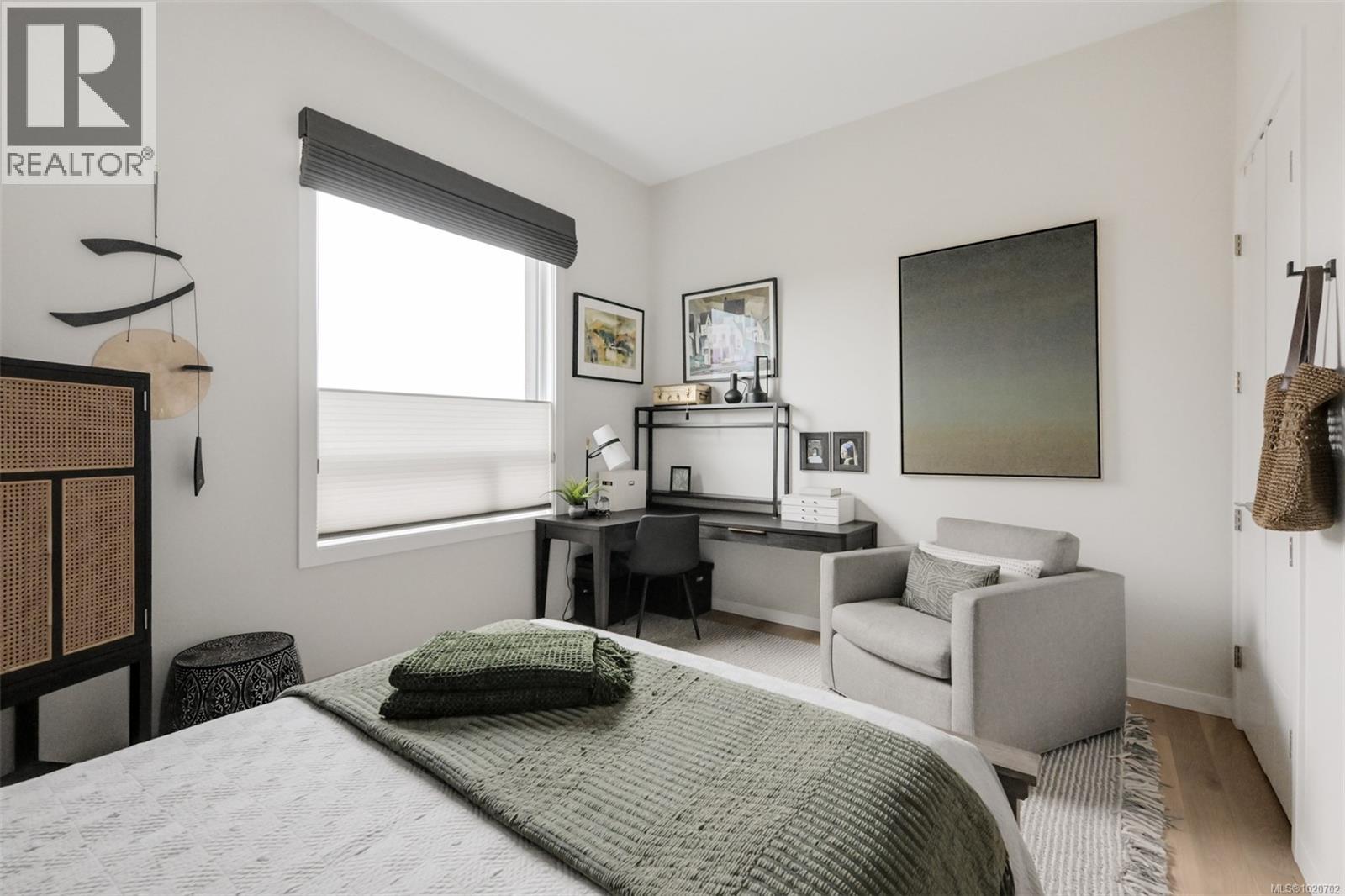 PH5 2285 Bowker Avenue, Oak Bay