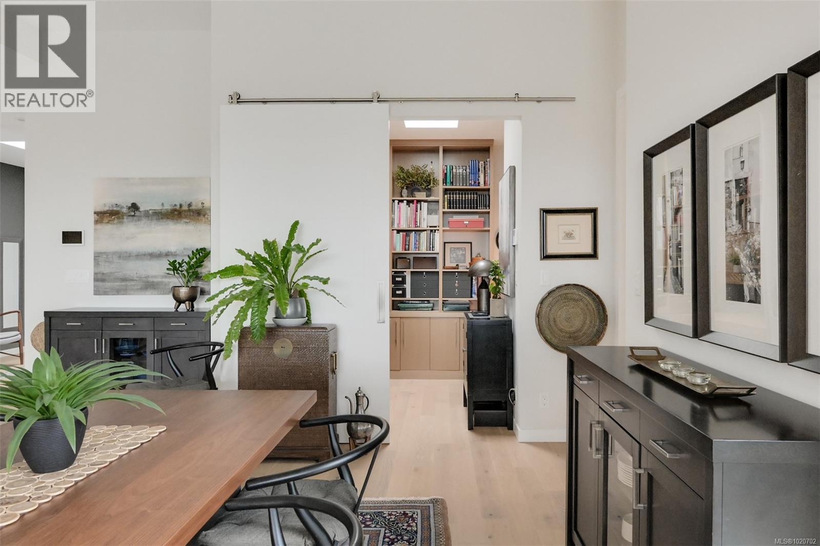 PH5 2285 Bowker Avenue, Oak Bay