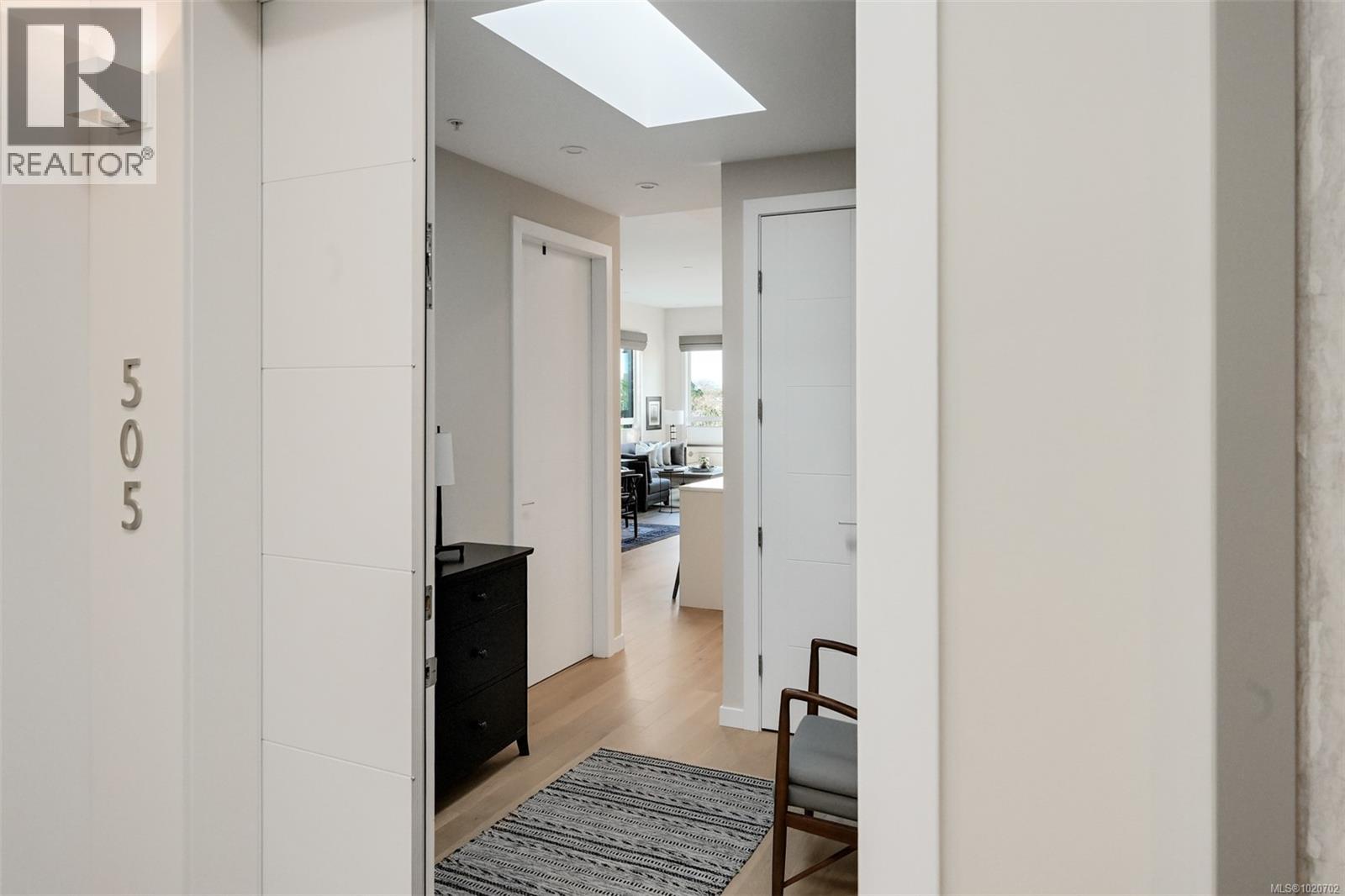 PH5 2285 Bowker Avenue, Oak Bay