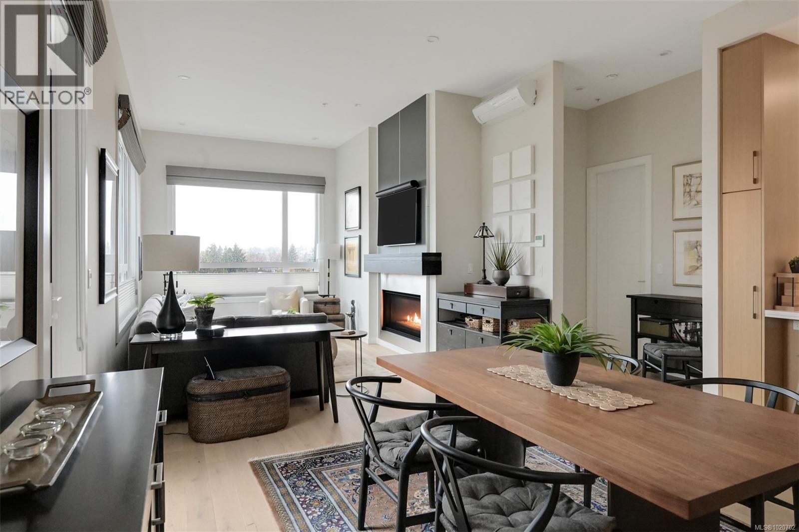 PH5 2285 Bowker Avenue, Oak Bay