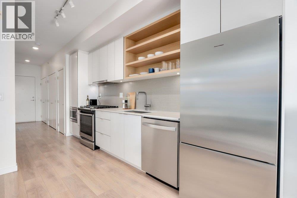 509 725 MARINE DRIVE, North Vancouver