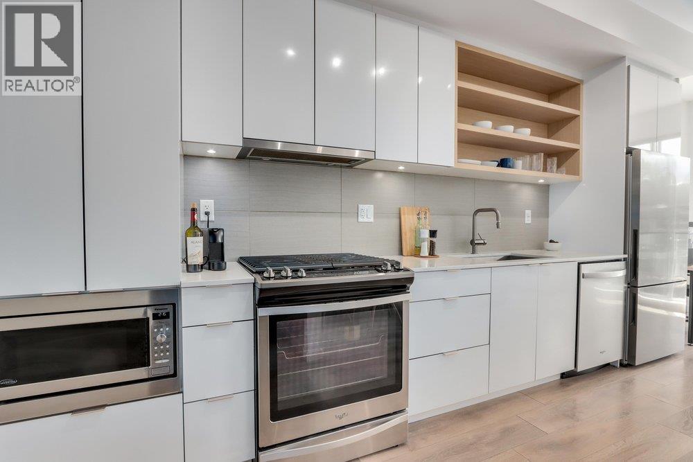 509 725 MARINE DRIVE, North Vancouver