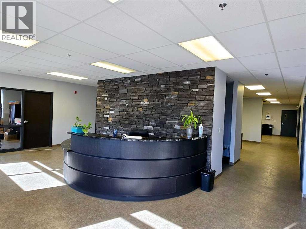 
          9 9 Spruce Drive
            <br/>
            <span>Sedgewick</span>
            , 
            <span>AB</span>
             <span>T0B4C0</span>
         - Photo 6