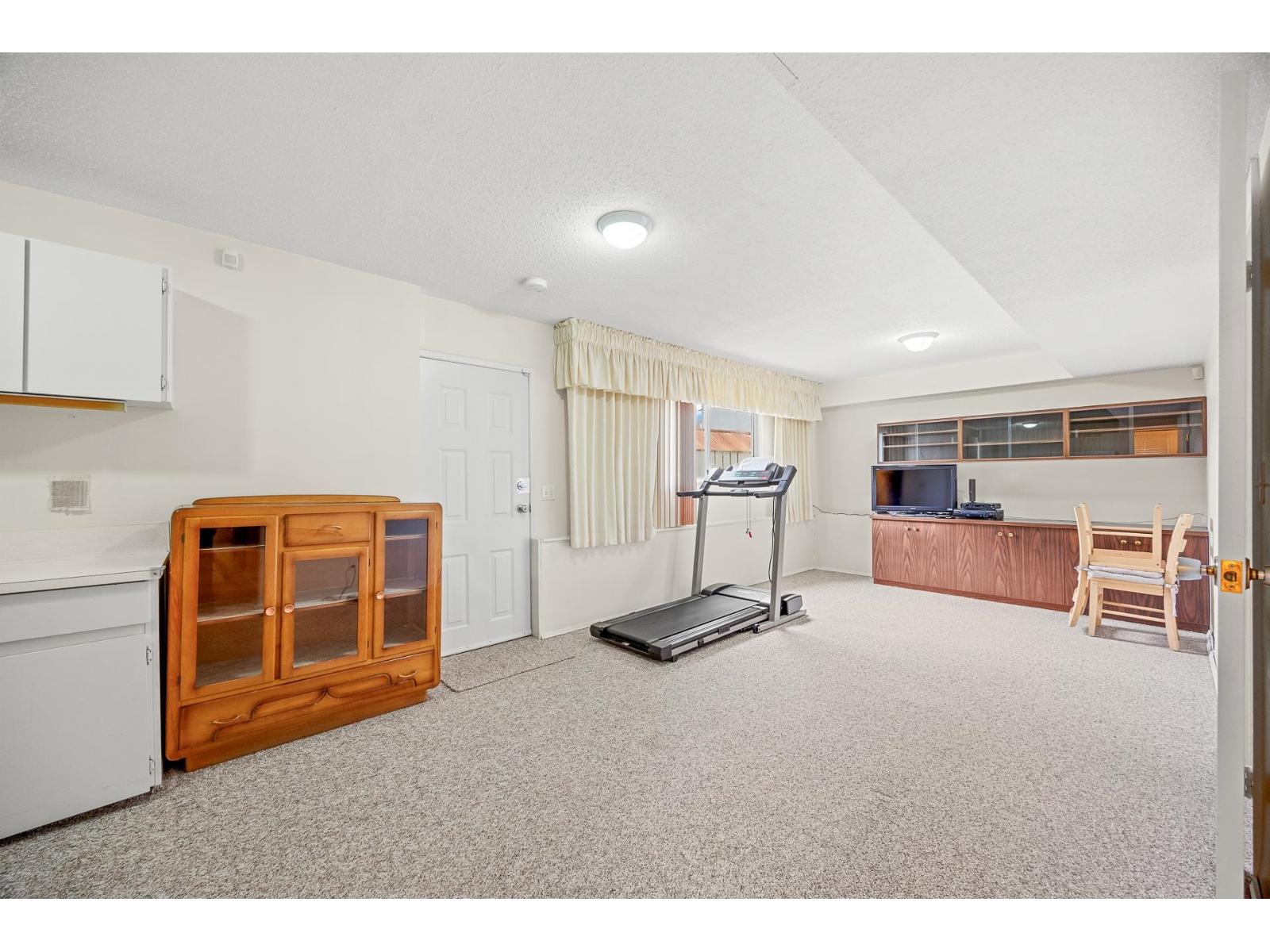 15856 BUENA VISTA AVENUE, White Rock