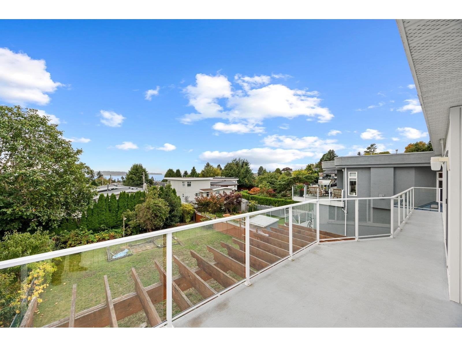 15856 BUENA VISTA AVENUE, White Rock