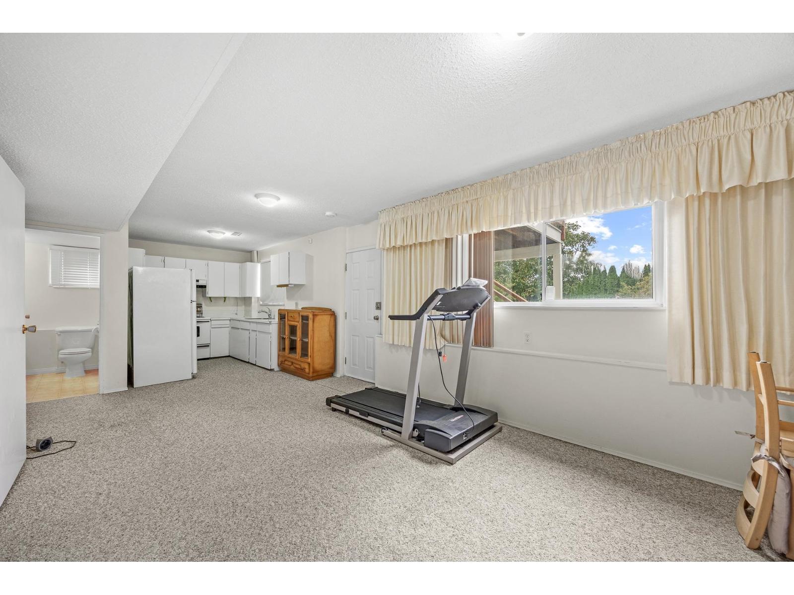 15856 BUENA VISTA AVENUE, White Rock