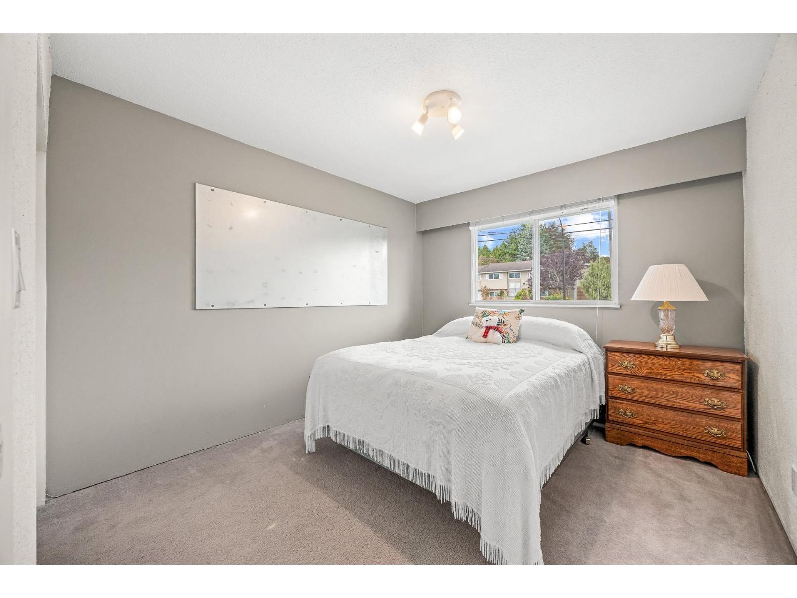 15856 BUENA VISTA AVENUE, White Rock