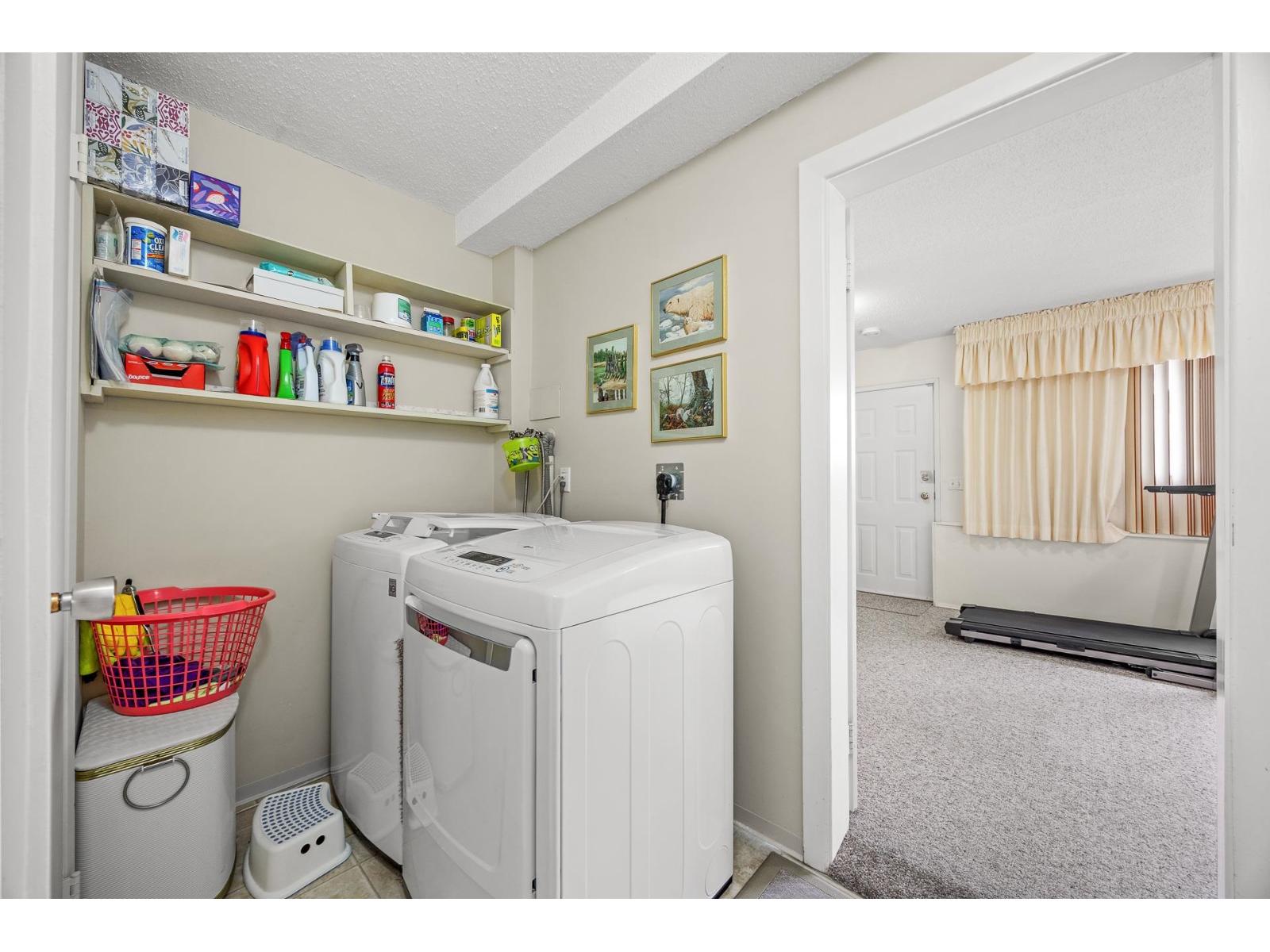 15856 BUENA VISTA AVENUE, White Rock