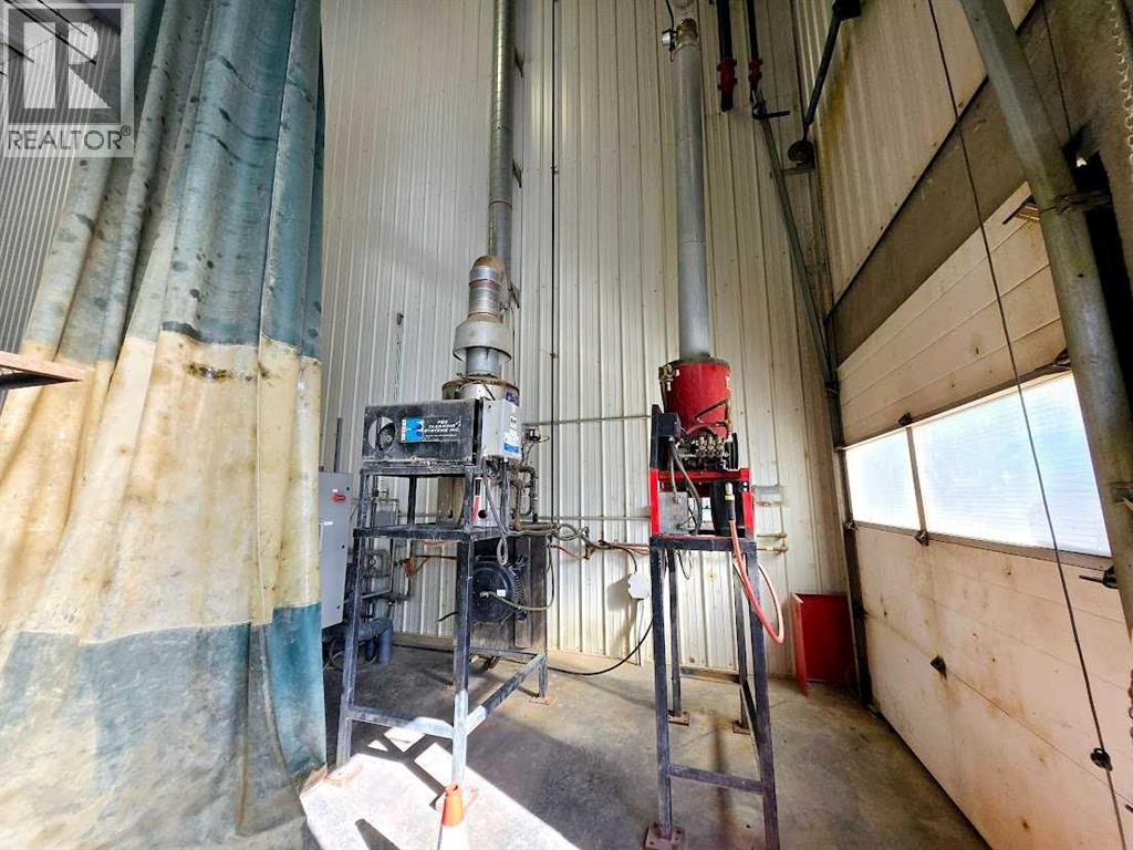 
          9 9 Spruce Drive
            <br/>
            <span>Sedgewick</span>
            , 
            <span>AB</span>
             <span>T0B4C0</span>
         - Photo 36