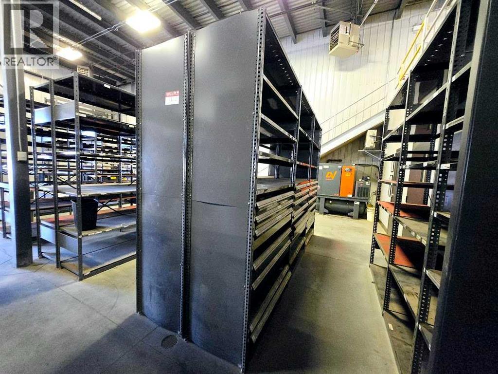 
          9 9 Spruce Drive
            <br/>
            <span>Sedgewick</span>
            , 
            <span>AB</span>
             <span>T0B4C0</span>
         - Photo 23