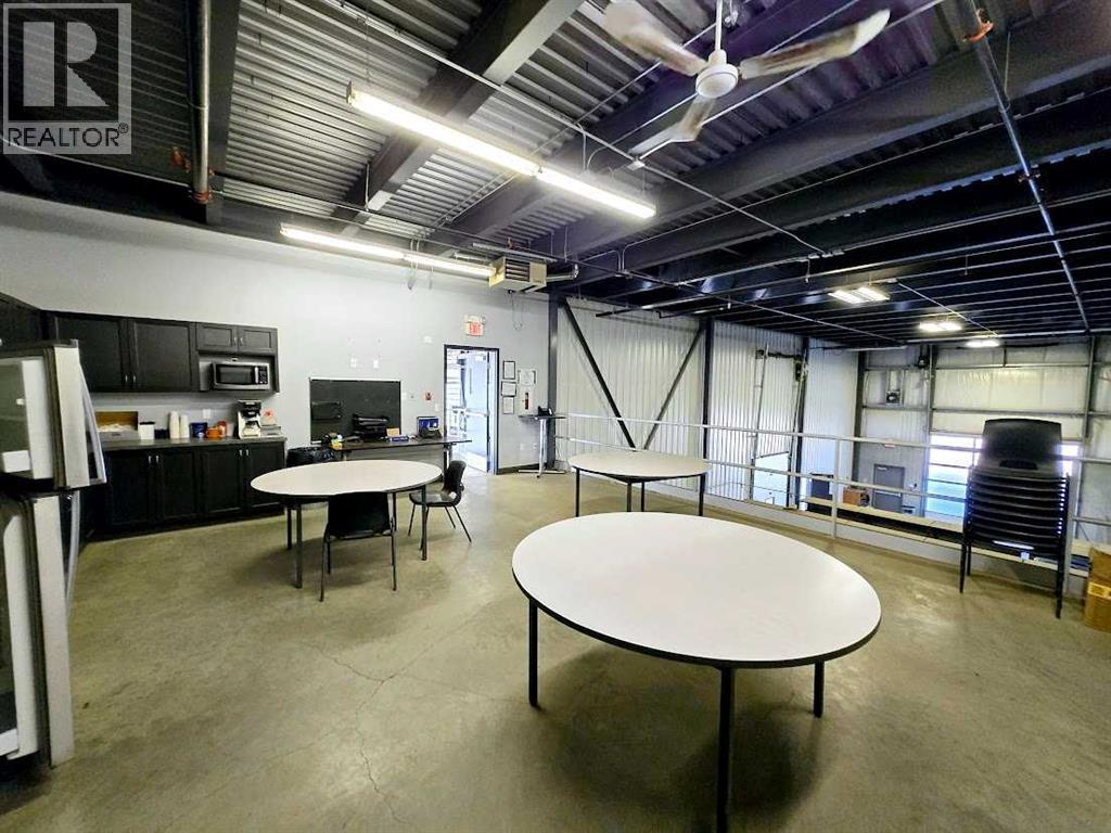 
          9 9 Spruce Drive
            <br/>
            <span>Sedgewick</span>
            , 
            <span>AB</span>
             <span>T0B4C0</span>
         - Photo 35