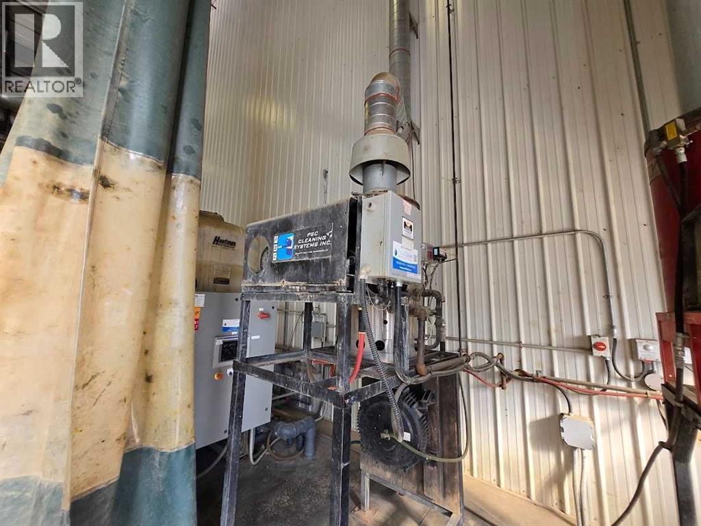 
          9 9 Spruce Drive
            <br/>
            <span>Sedgewick</span>
            , 
            <span>AB</span>
             <span>T0B4C0</span>
         - Photo 37