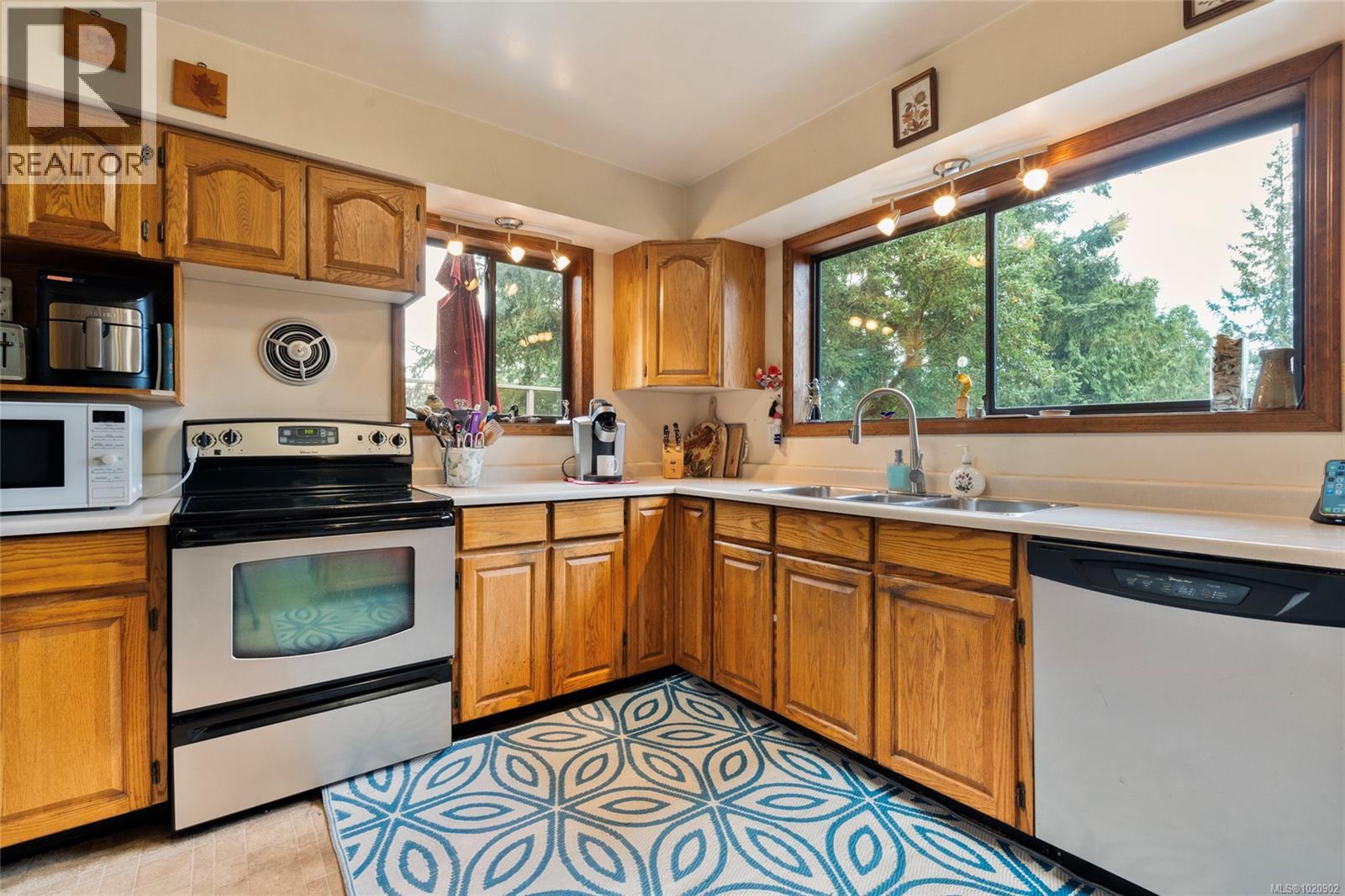 2814 Shelby Pl, Langford