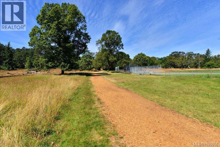 2 1434 Brooke St, Victoria